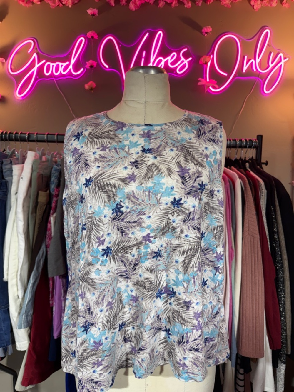 J. Jill Linen Sleeveless Floral Tank in Blue and Purple Like New